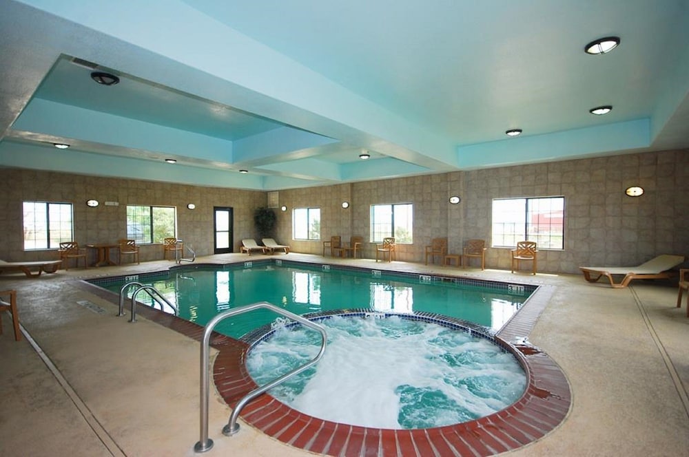 Best Western Henrietta Inn & Suites 14/33