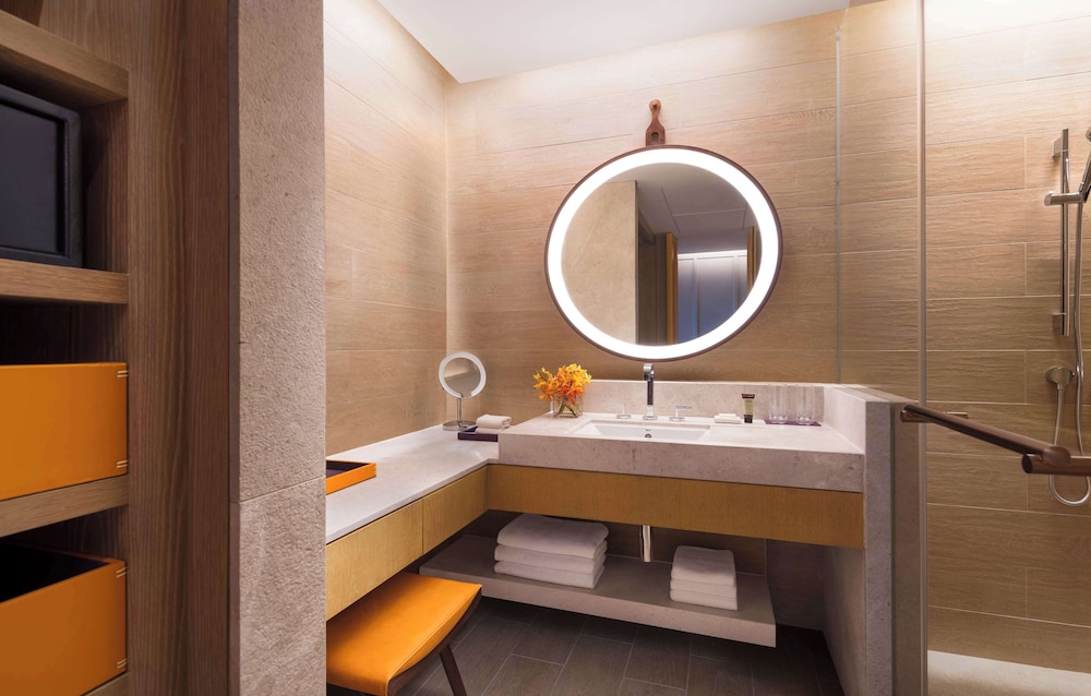 Andaz Singapore 69/69