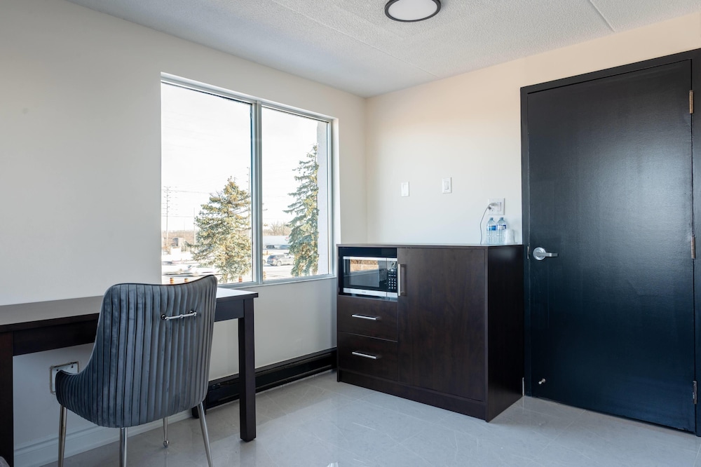 Howard Johnson by Wyndham Brampton 35/41