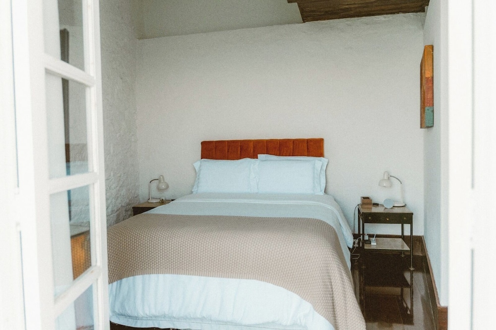 Cliffside Guest House Experience 20/67