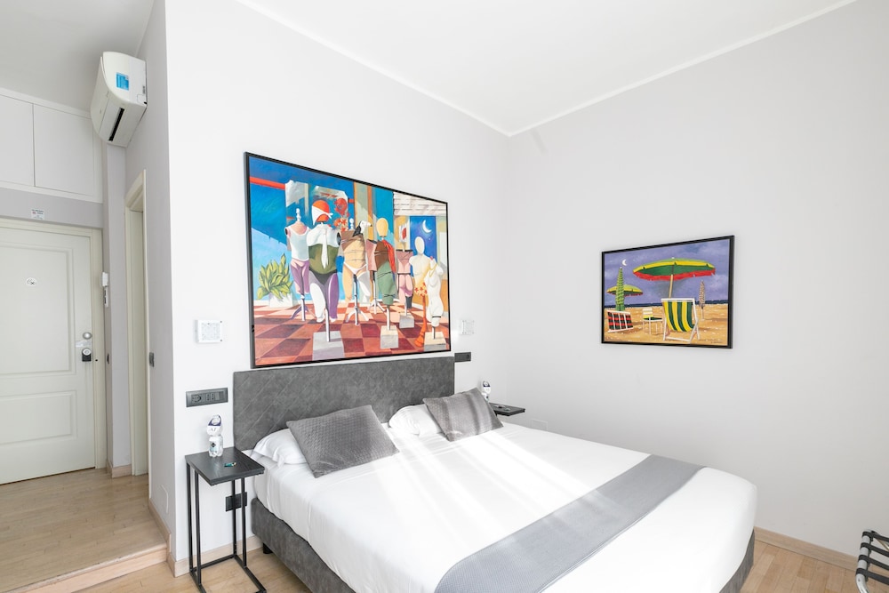 Aiello Rooms 8/37