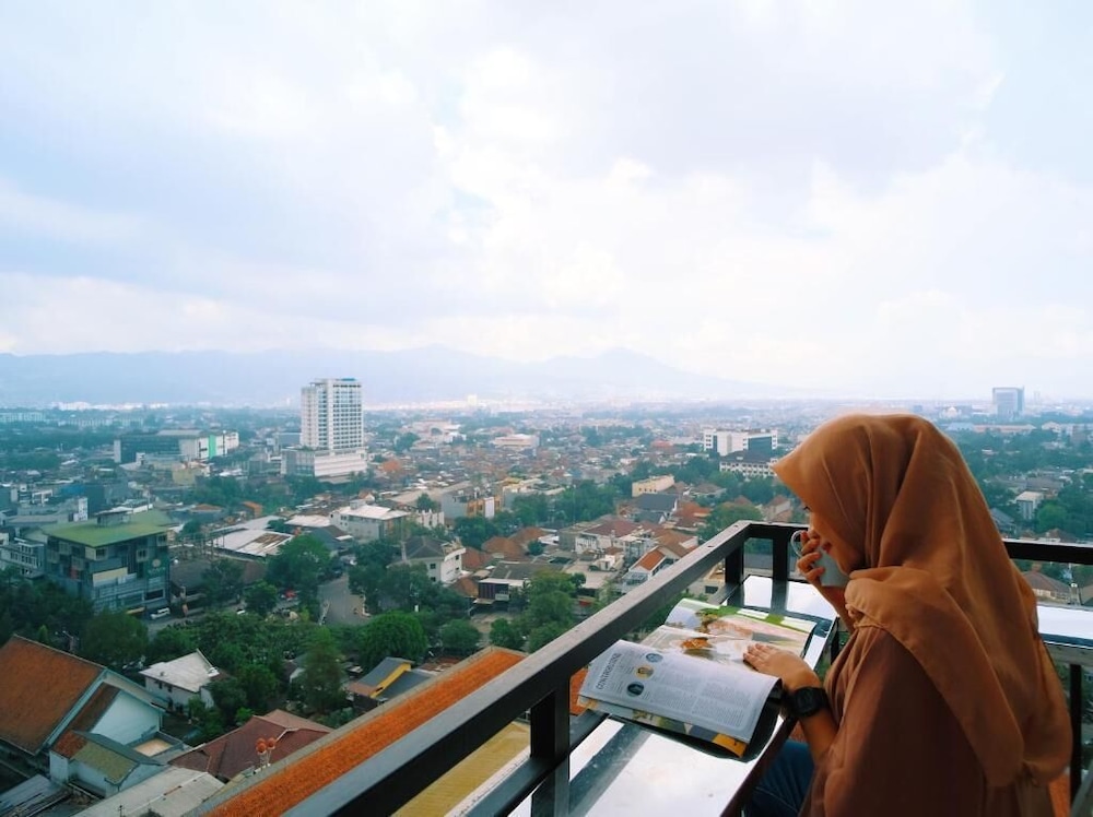 Inap At Capsule Hostel 20/21