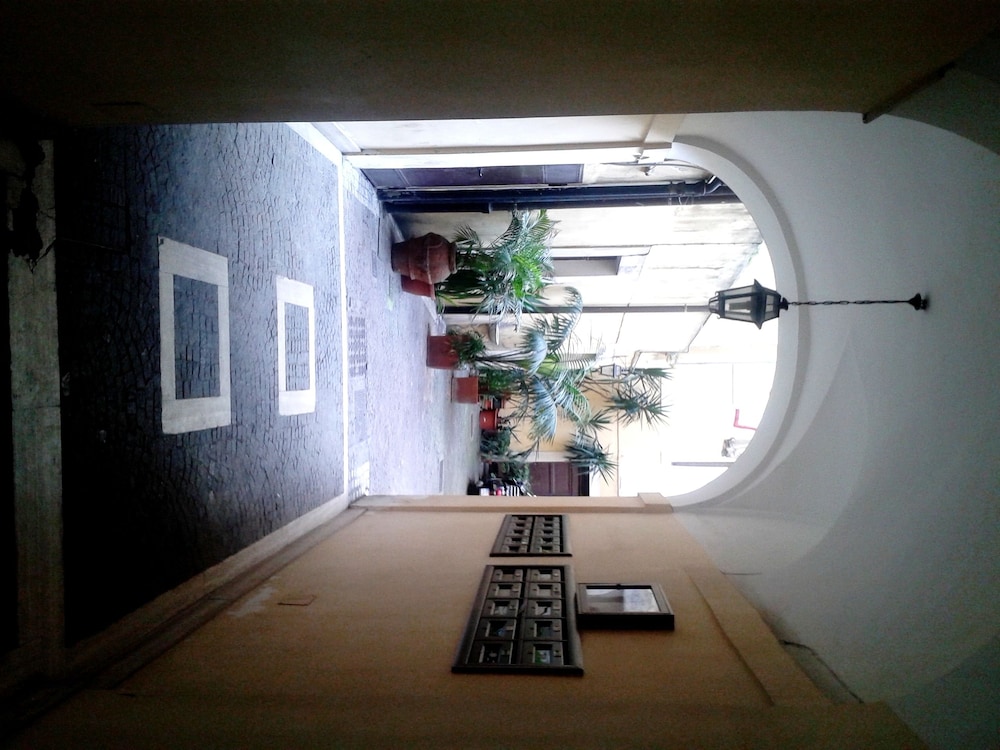 TOP FLOOR NAVONA 2/43