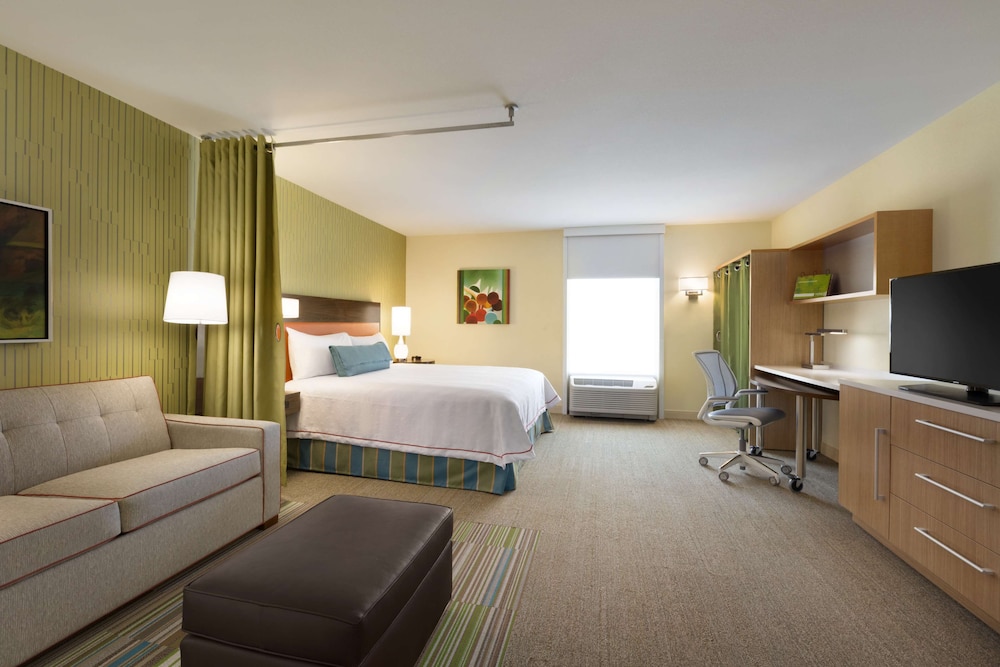STUDIO, KING BED, ACCESSIBLE