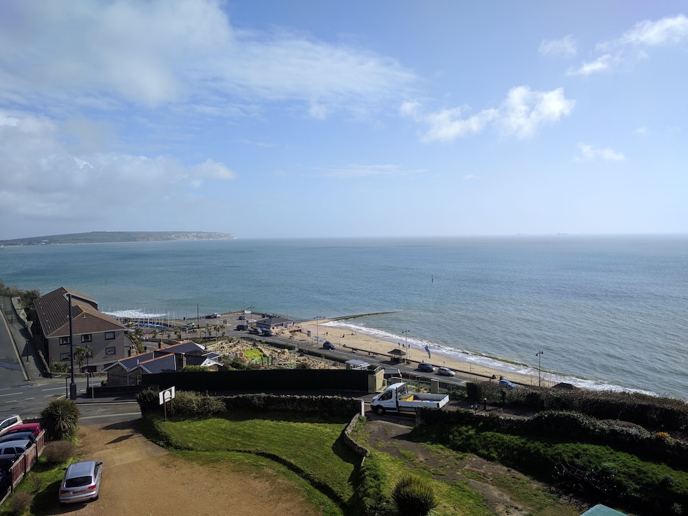 OYO Mayfair Hotel Isle of Wight 50/60