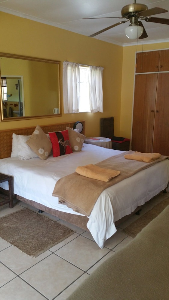 Flintstones Guest House Fourways 16/50
