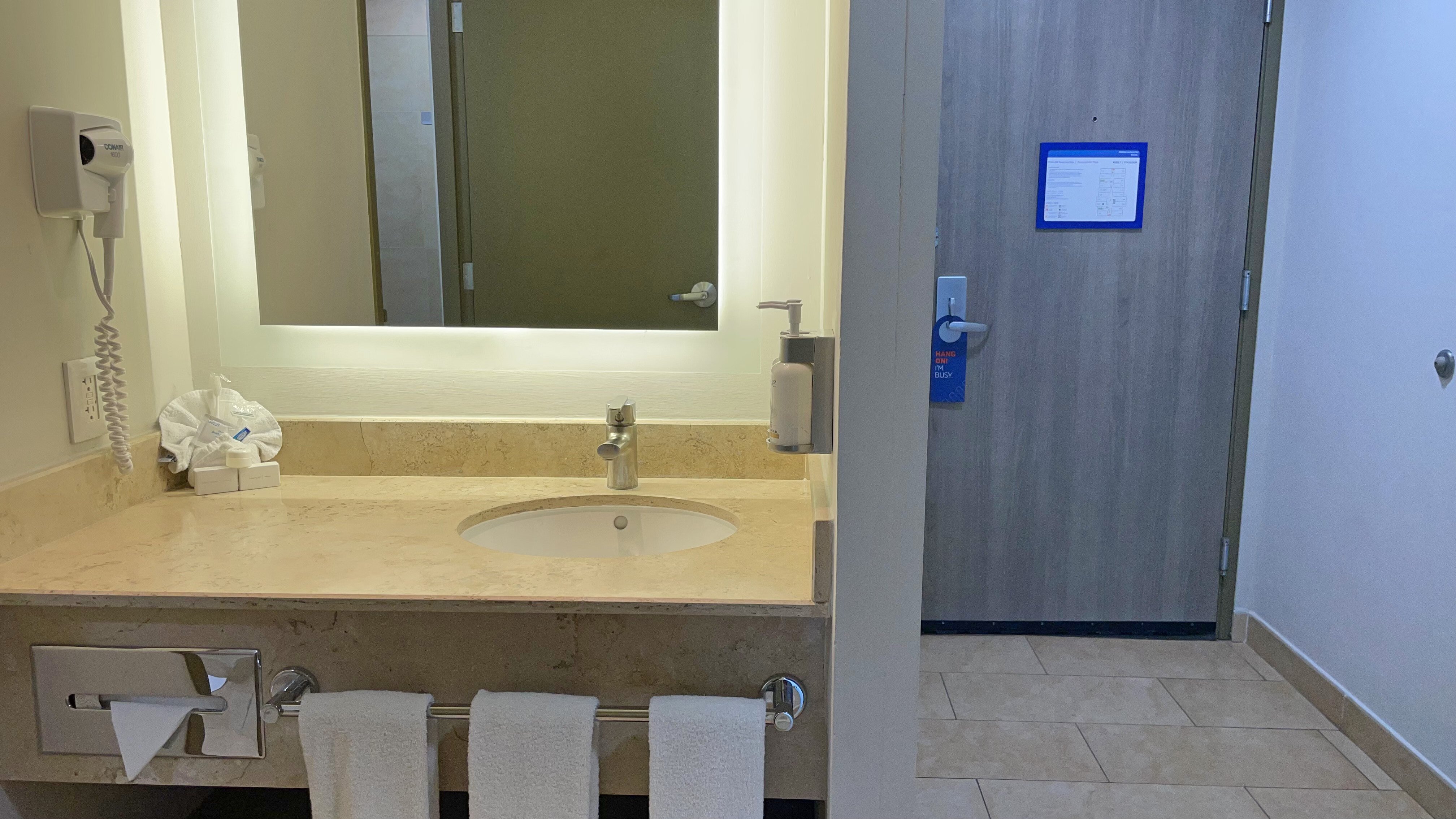 Holiday Inn Express Merida 50/50