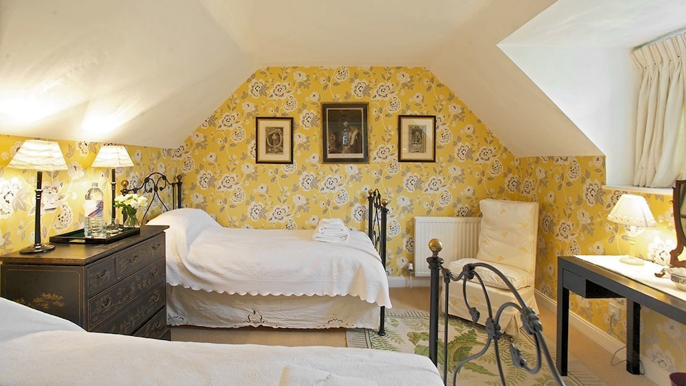 Goodwood Cottage 6/23