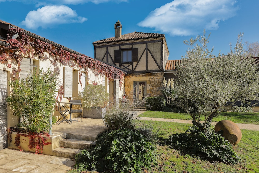 Le Mas de Castel 40/44