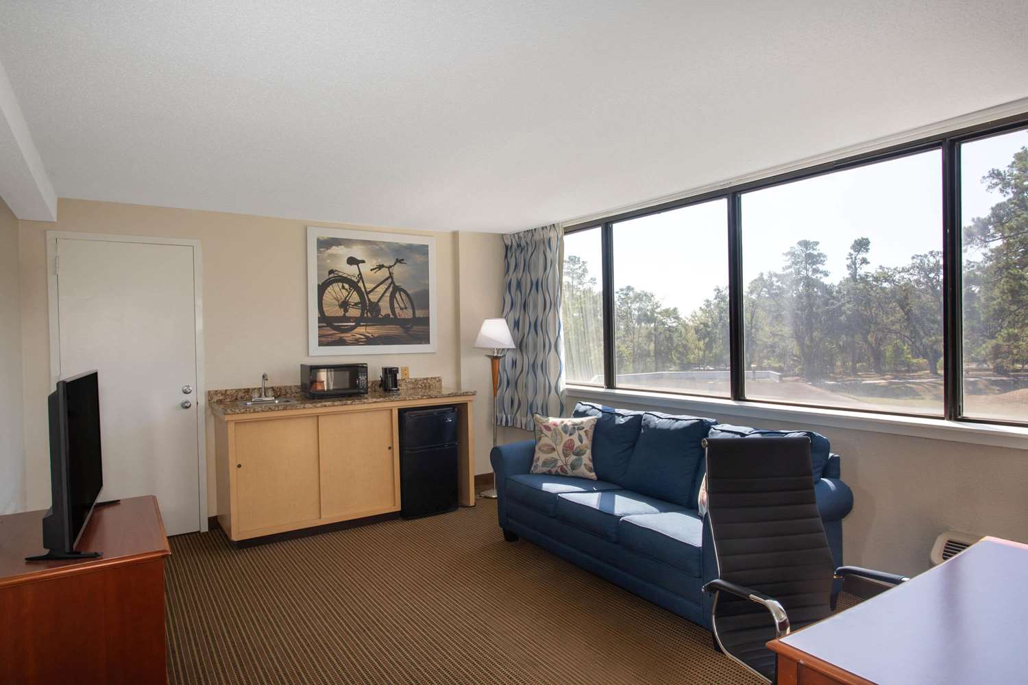 Days Inn Suites Tallahassee Conference Center I 10 Hotel 34/57