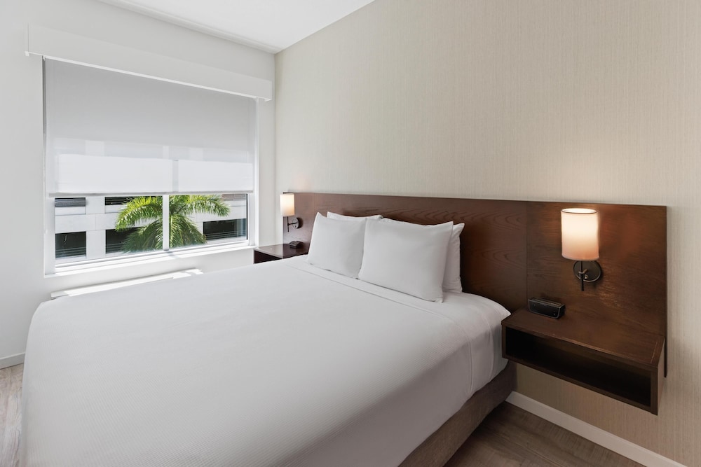 Hyatt Place West Palm Beach/Downtown 18/70