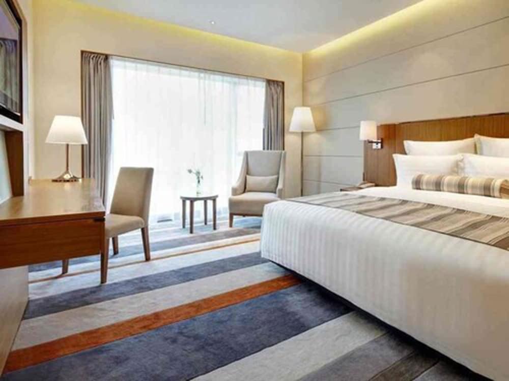 Pullman Zhuhai 12/50
