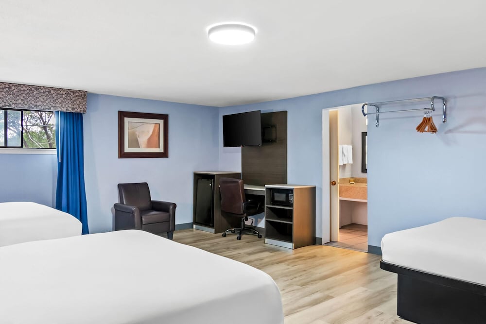 Travelodge by Wyndham Las Vegas NM 17/35
