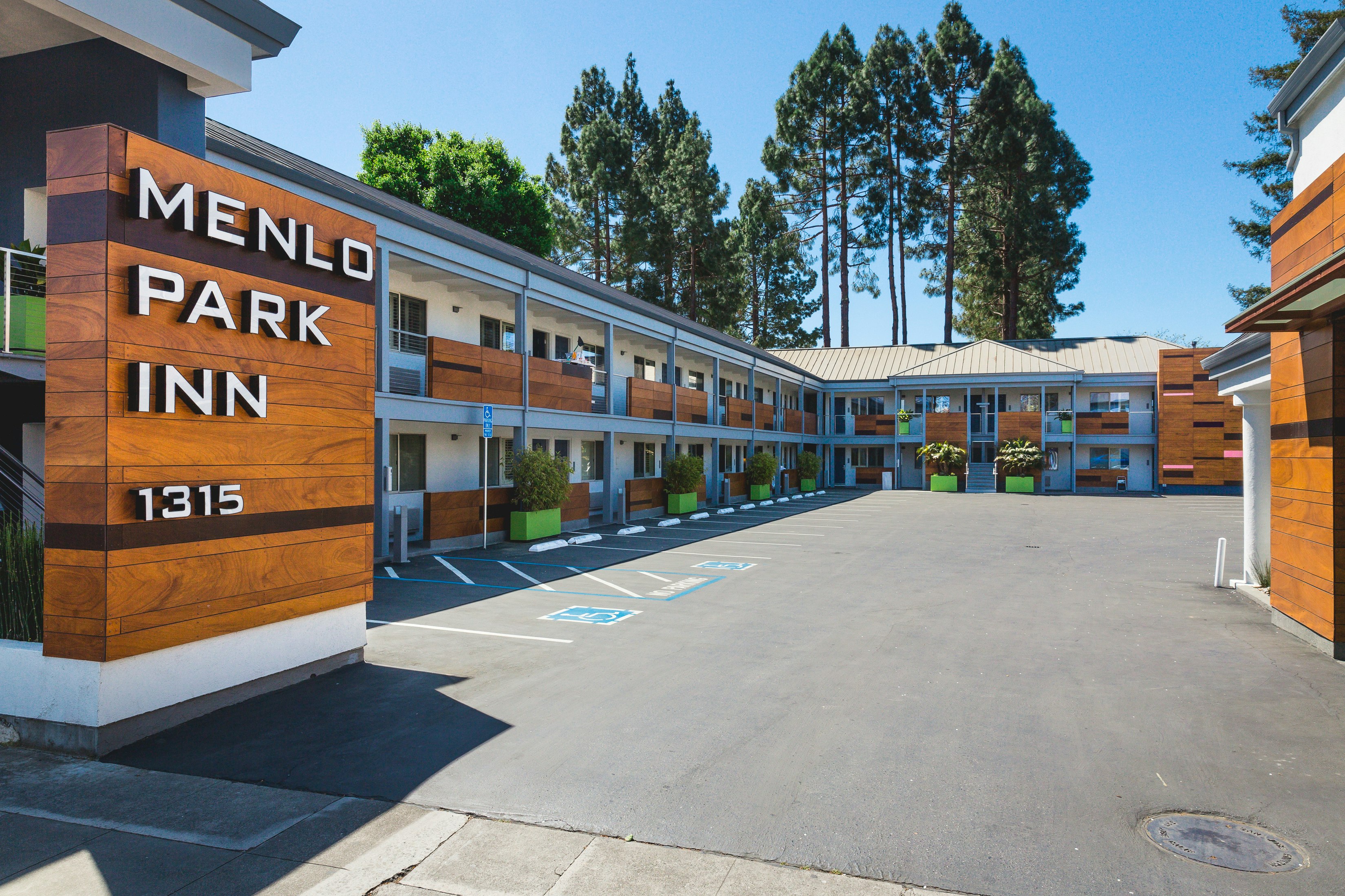 Menlo Park Inn 47/49