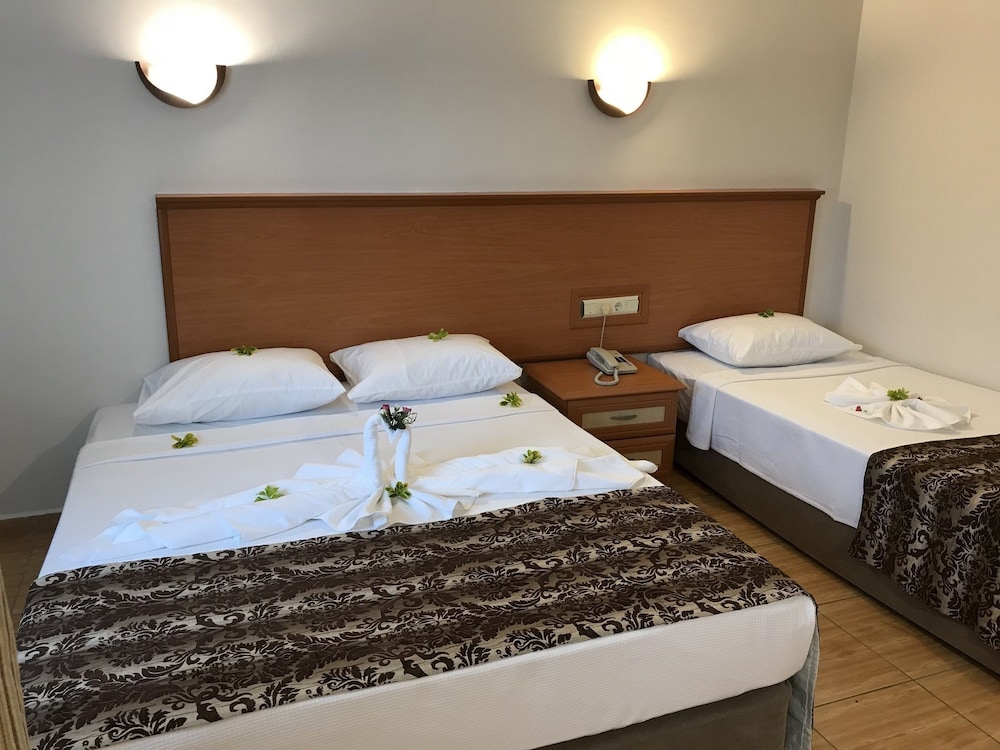 Park Marina Hotel 4/17