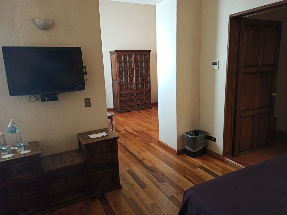 Hotel Senorial 41/56