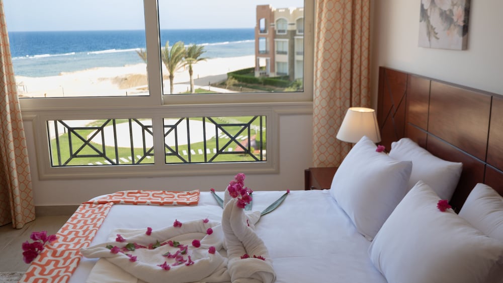 Oyster Bay Beach Suites 22/60