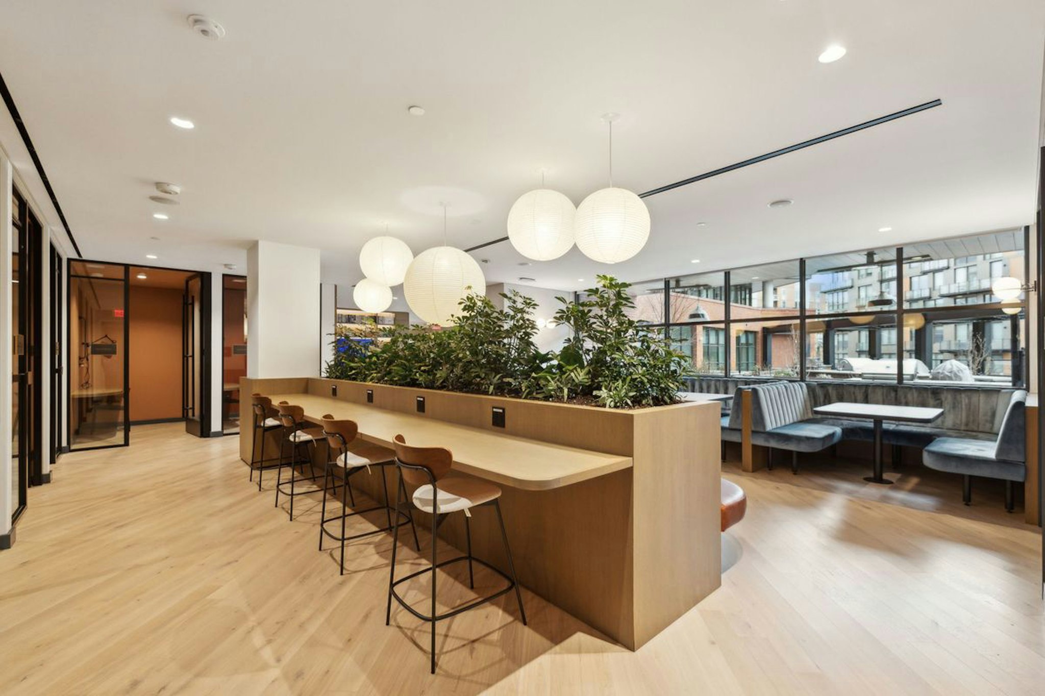 Placemakr Buzzard Point 20/24