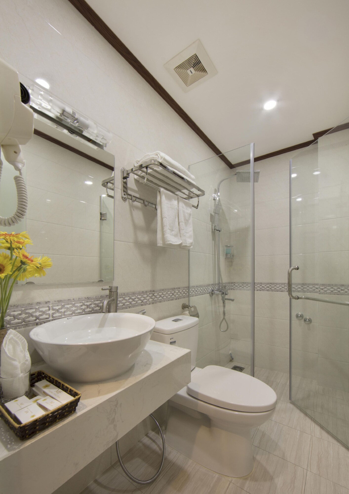 جناح جونيور عائلي بسرير مزدوج وسرير فردي، Mayflower Hotel Hanoi 2/2