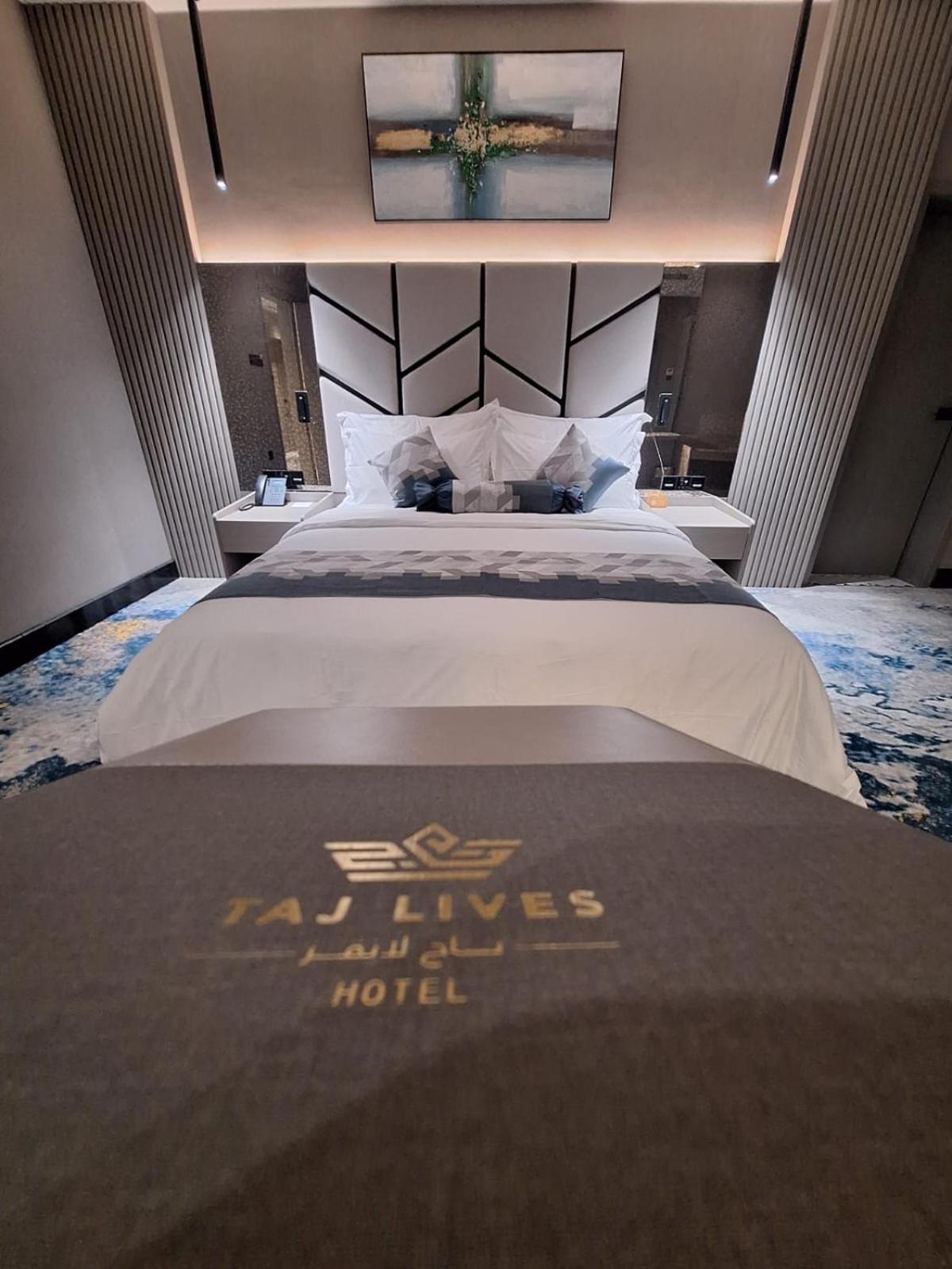 Taj Lives Hotel 67/70