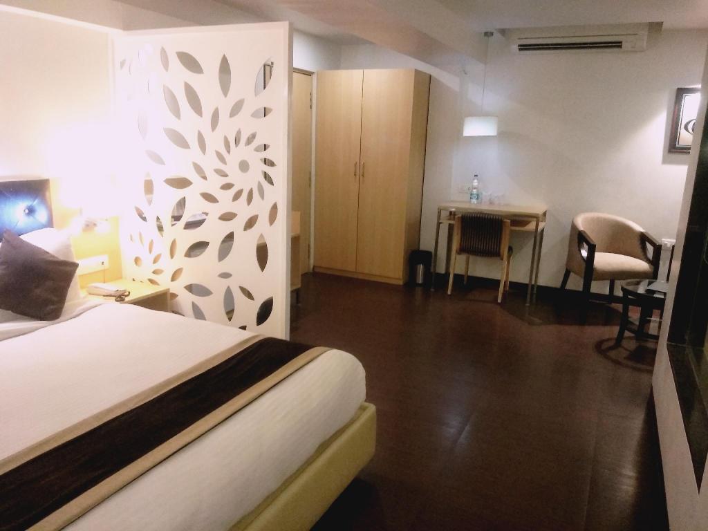 Hotel The Blossom 8/29