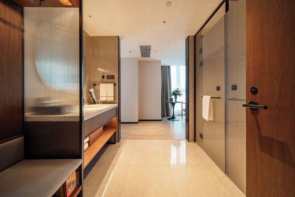 UrCove by Hyatt Chengdu Wenshufang Chunxi Road 30/50