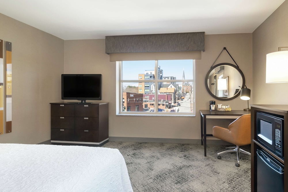 Hampton Inn Portland Downtown Waterfront 33/46
