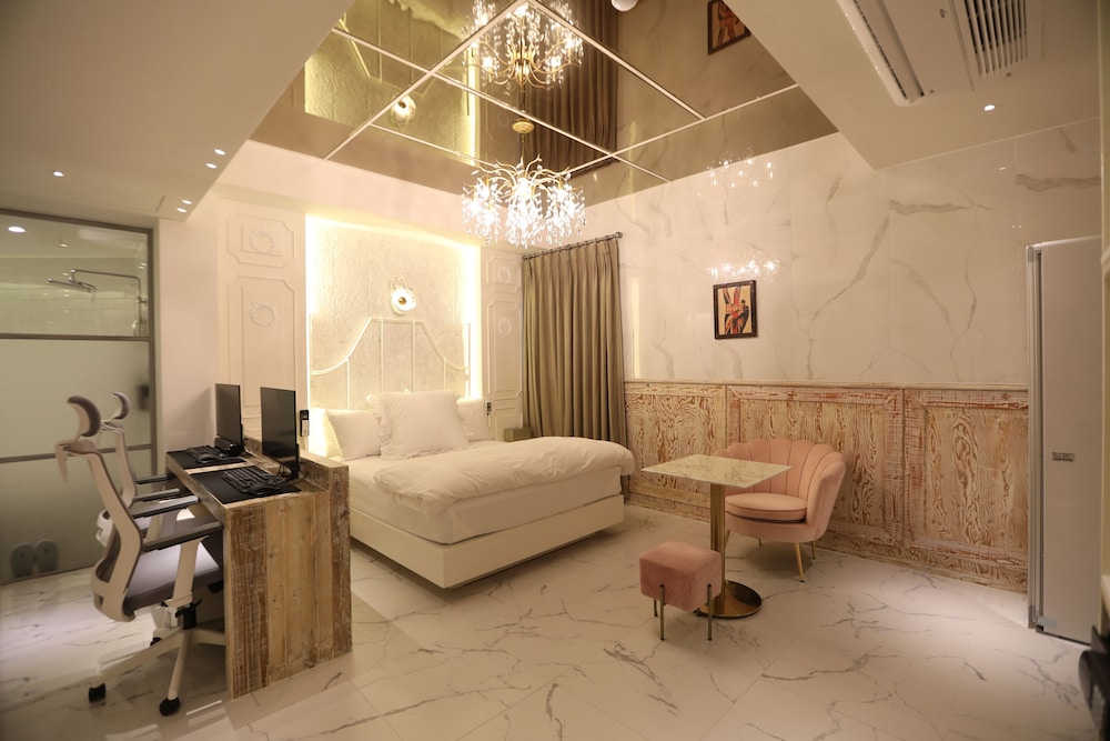 February Hotel Sungseo 47/67