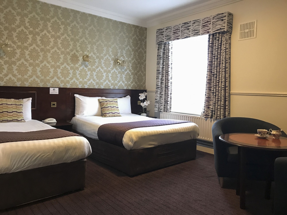 CLUB HOUSE HOTEL 18/54