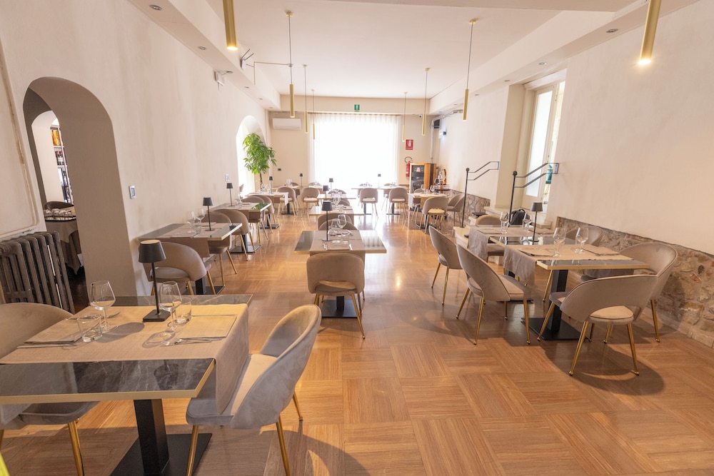 Hotel Monti 40/50
