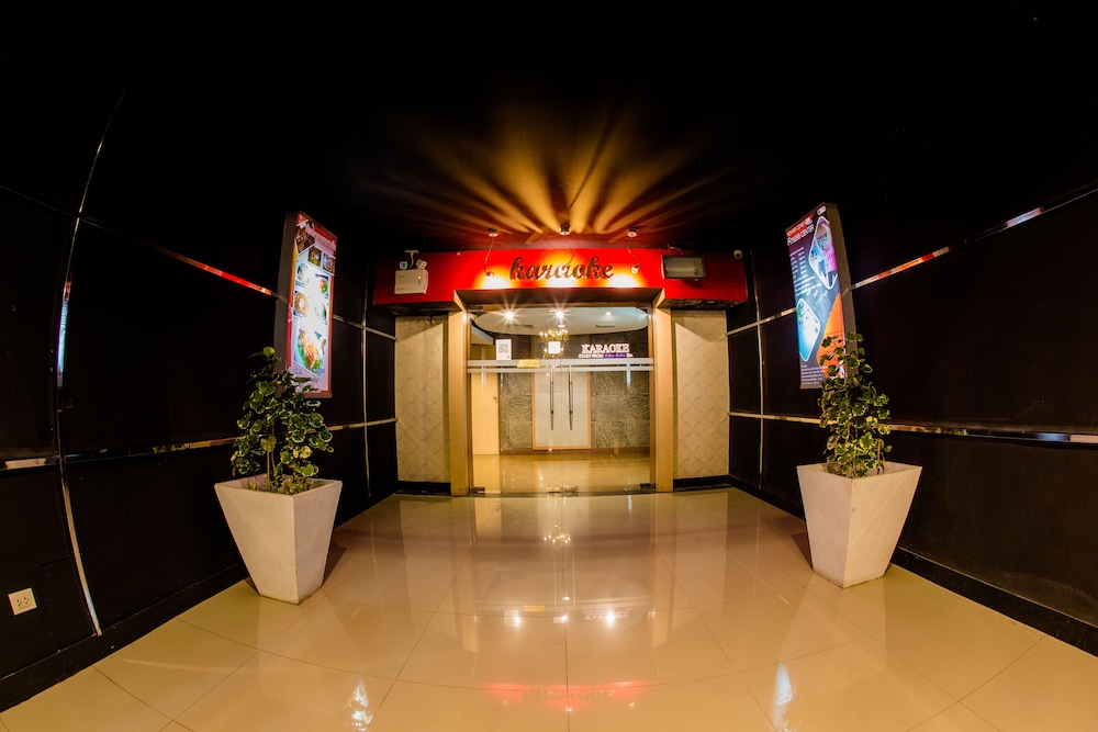 Twin Lotus Hotel 13/68