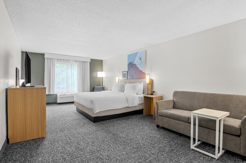 Spark by Hilton Traverse City 8/12