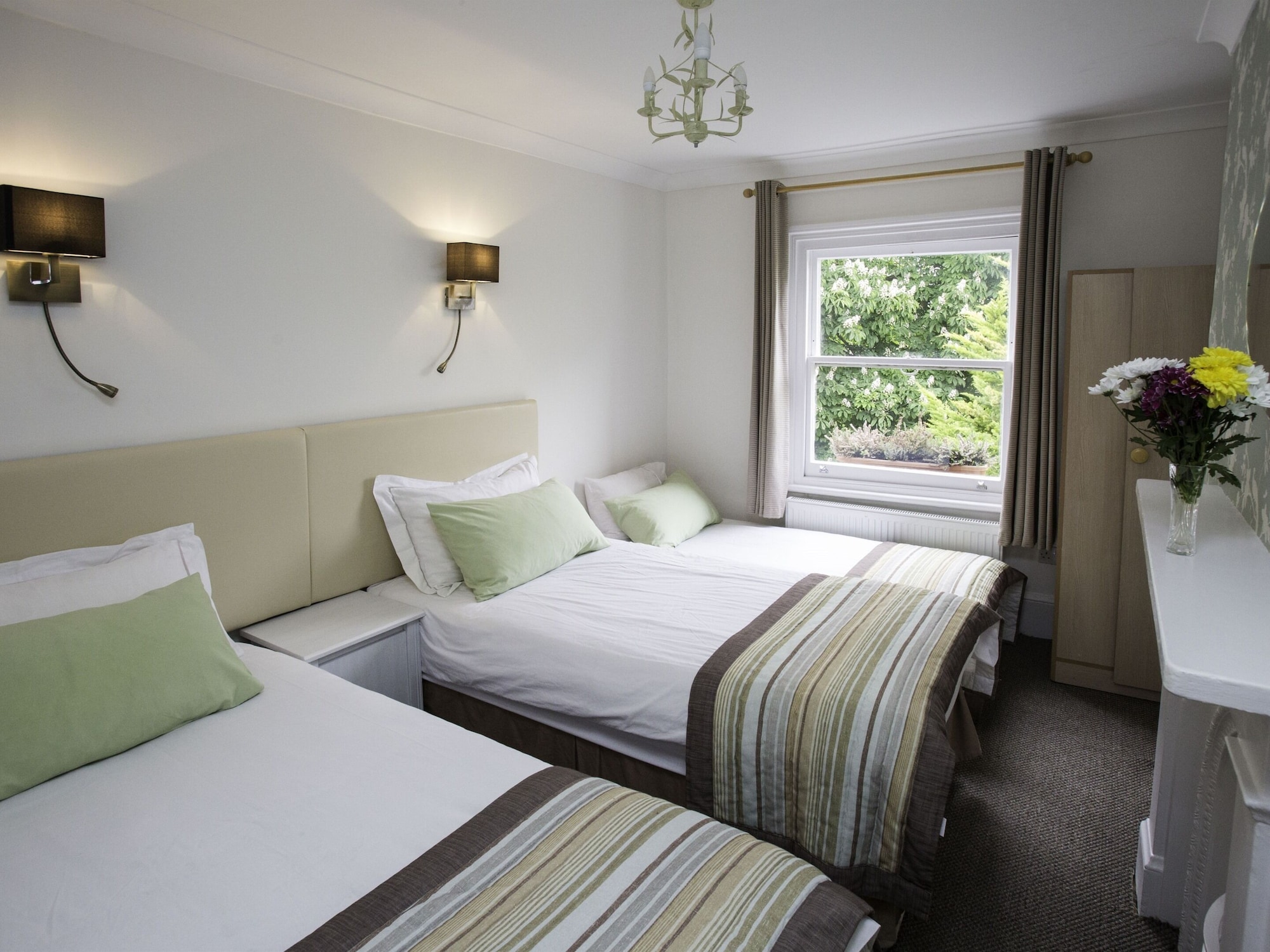 Standard, Twin Beds