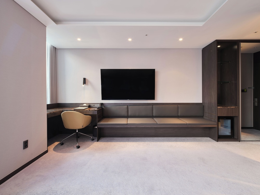 Stanford Hotel Myeongdong 39/50