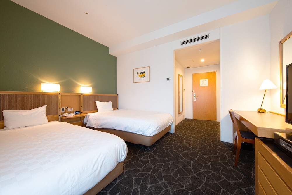 ROOM, TWIN BEDS
