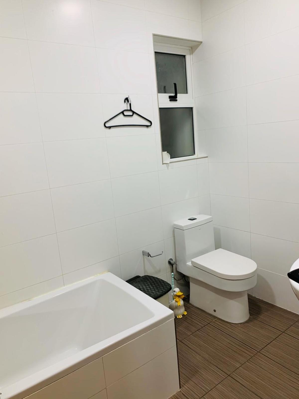 غرفة قياسية بسريرين منفصلين بحمام مشترك، Hostel Malti 3/3