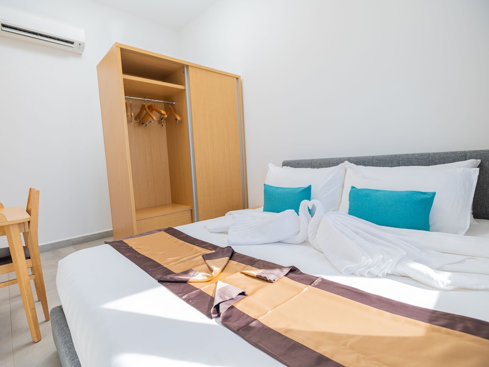 DELUXE, APARTMENT