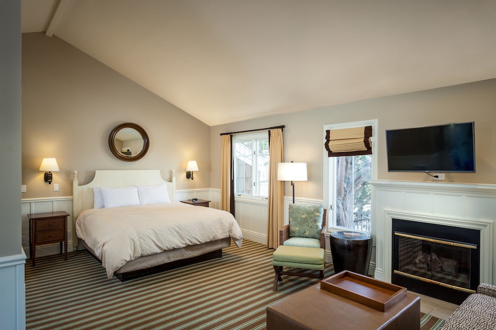 كوخ جونيور بسرير كينج مع أريكة