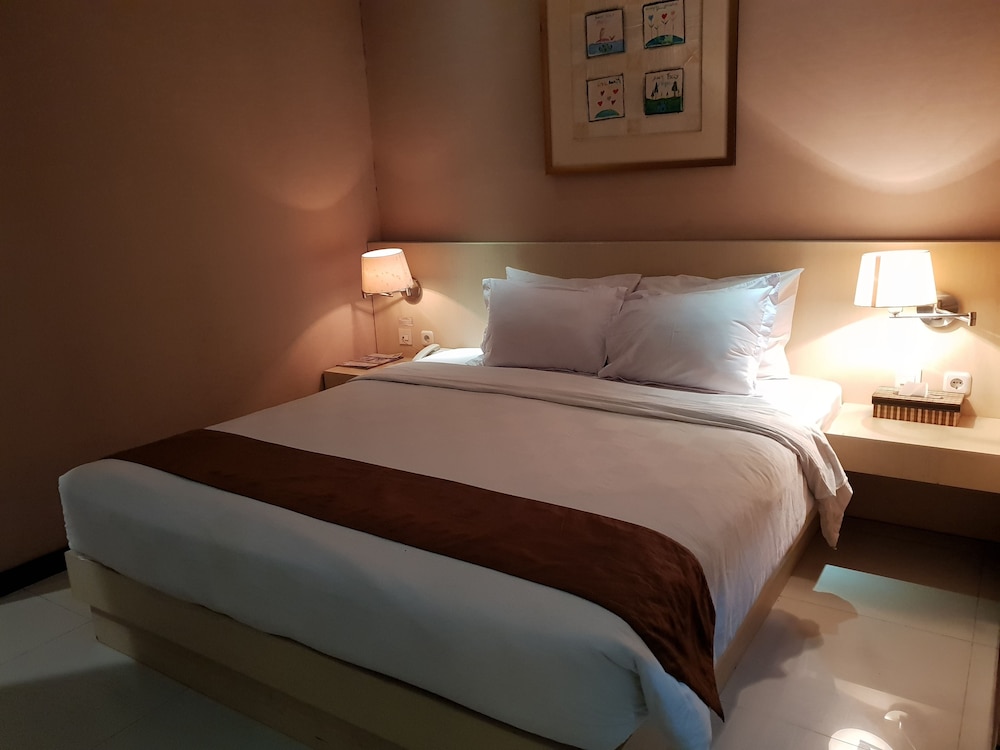 Scarlet Kebon Kawung Hotel 8/71