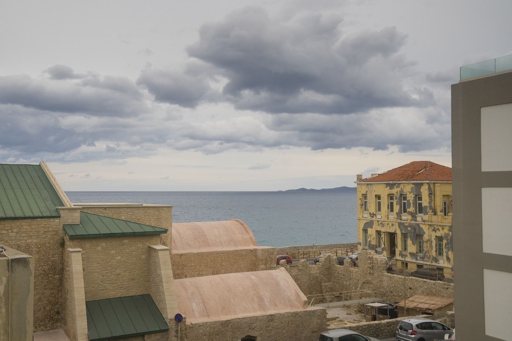 Heraklion Old Port Apartments 42/48