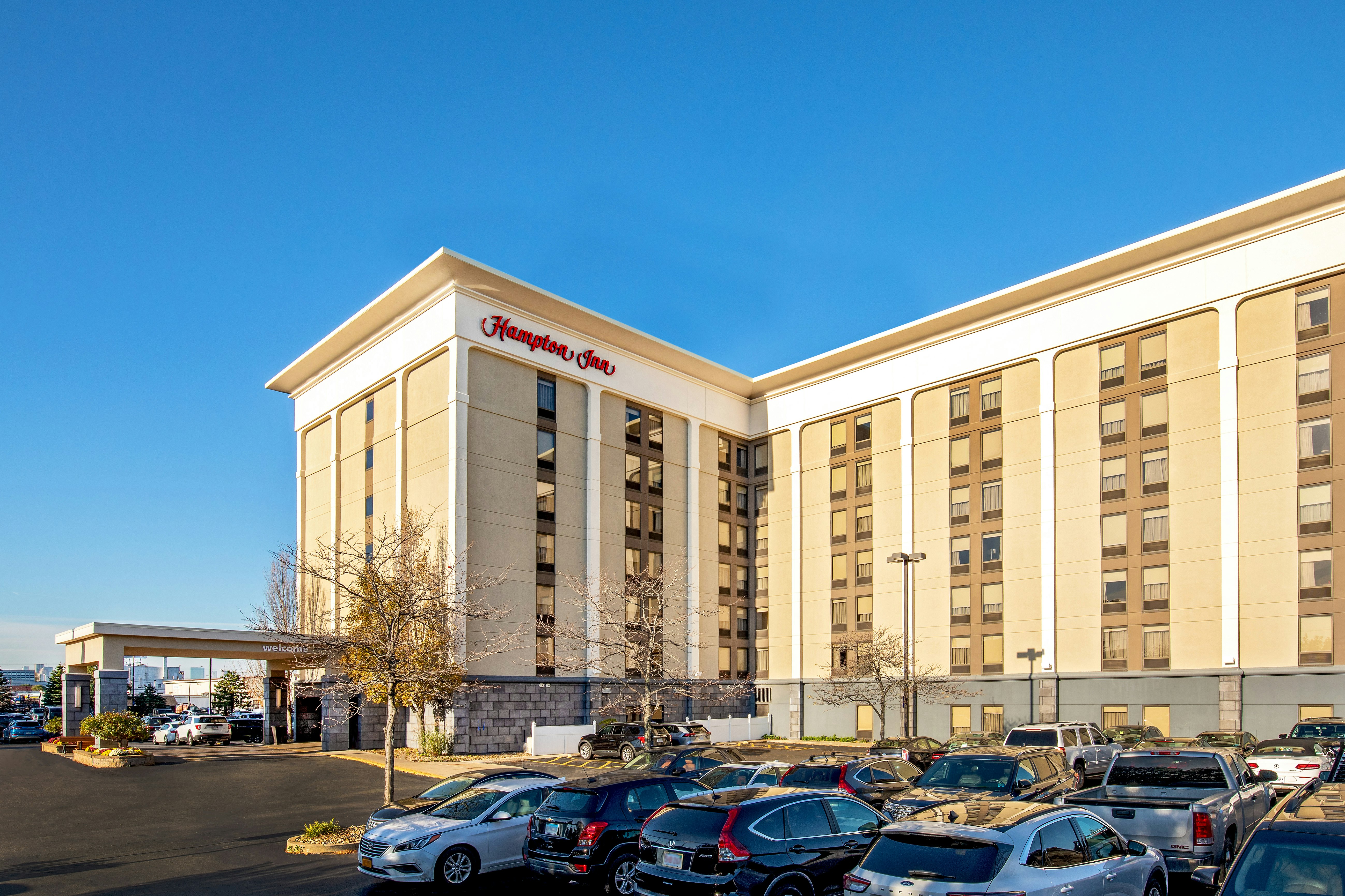 Hampton Inn Boston Logan Airport 37/38