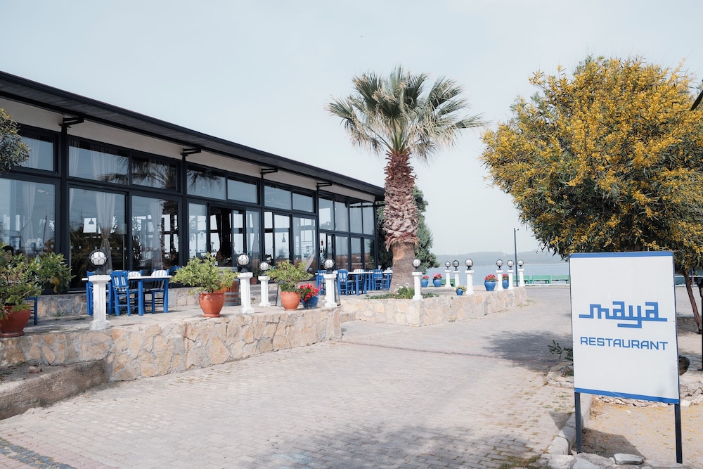 Maya Bistro Hotel Beach 63/70