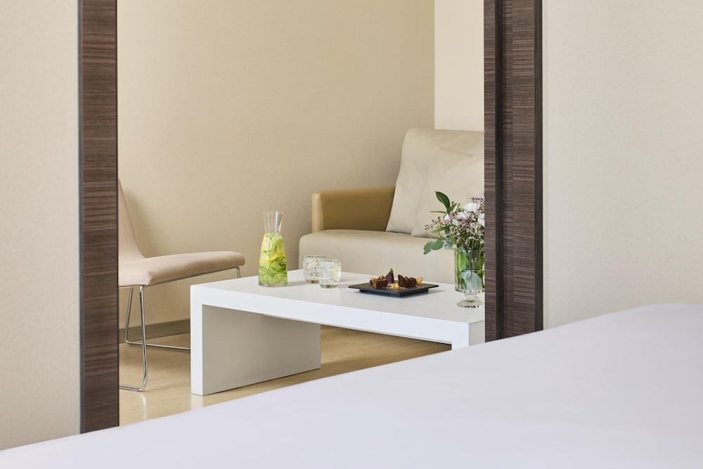 New Style, Junior Suite, with Extra Bed، Nh Castellon Mindoro 4/5