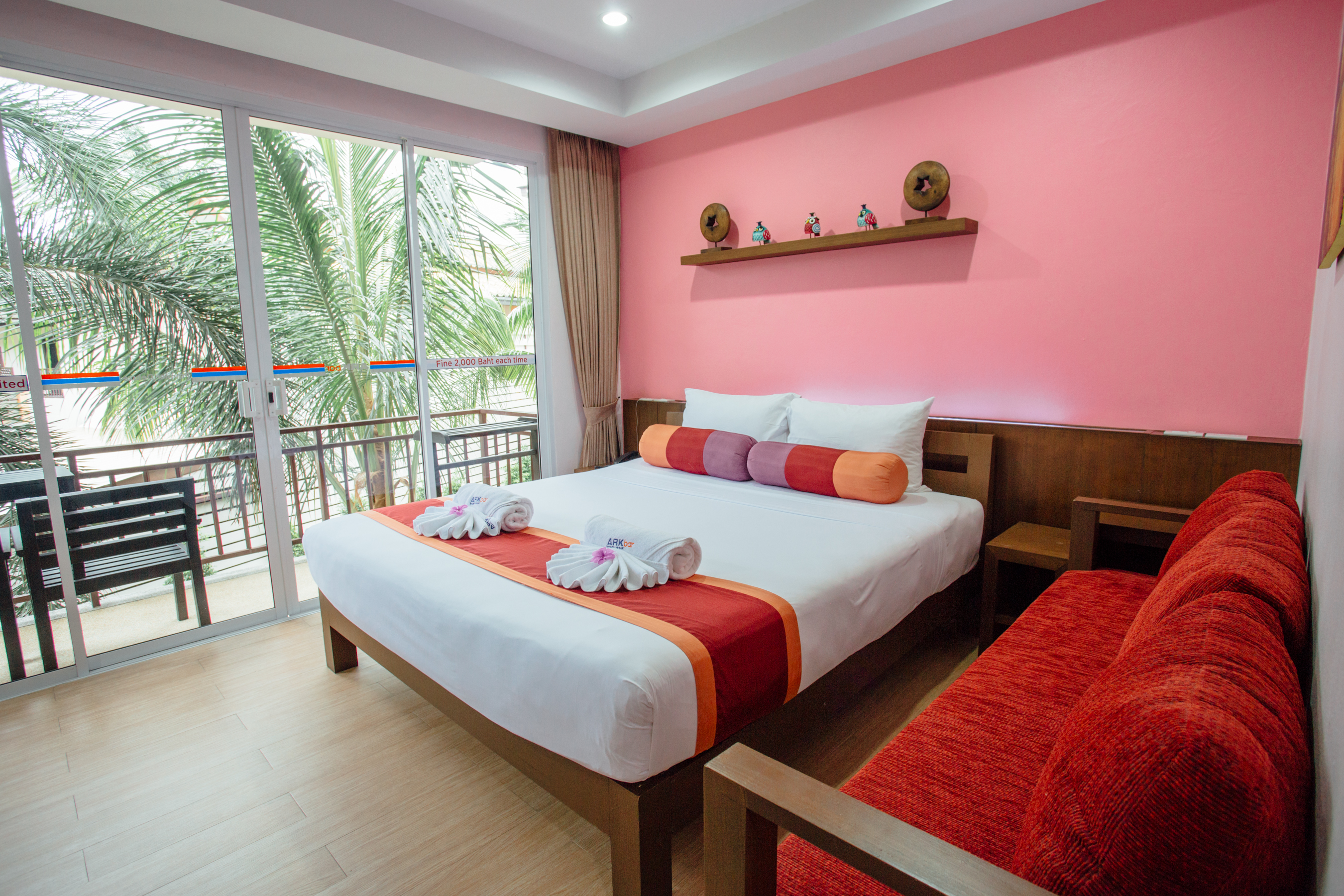 Ark Bar Beach Resort 36/64