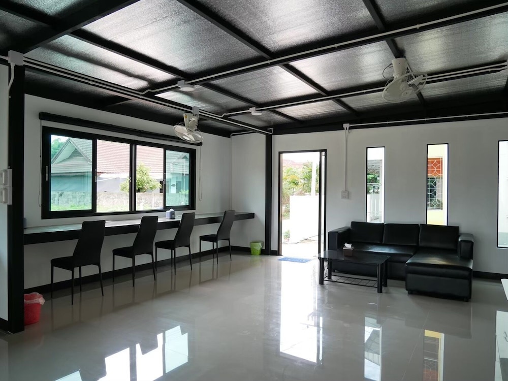 Fang Villa Hotel 40/52