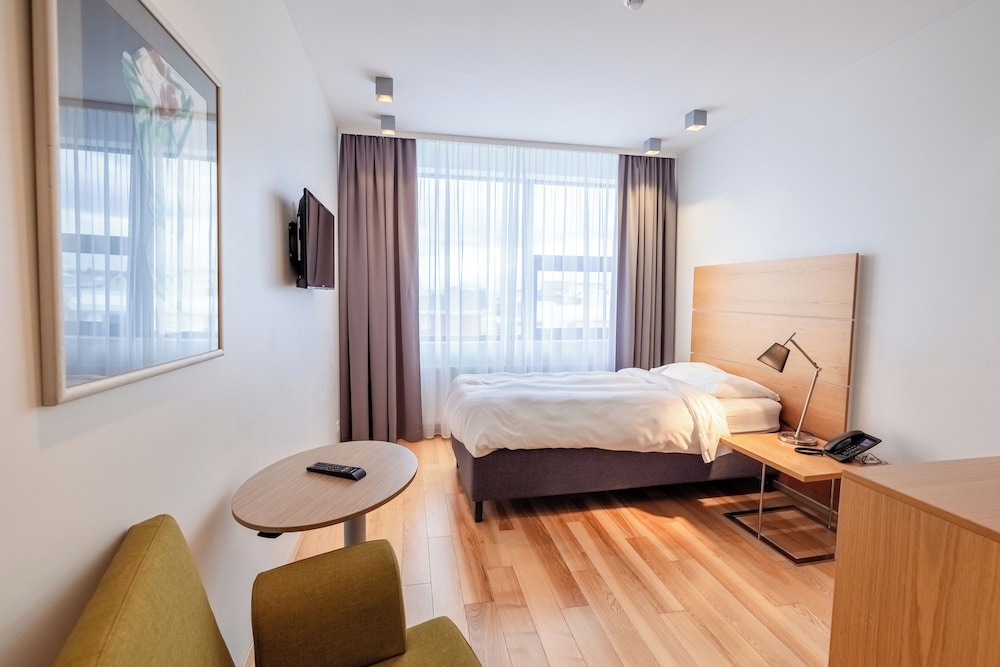 Park Inn By Radisson Reykjavik Keflavik Airport 15/50