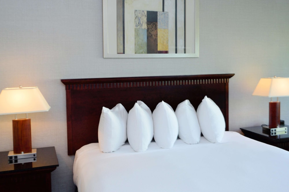 Doubletree By Hilton Newark Fremont 21/76