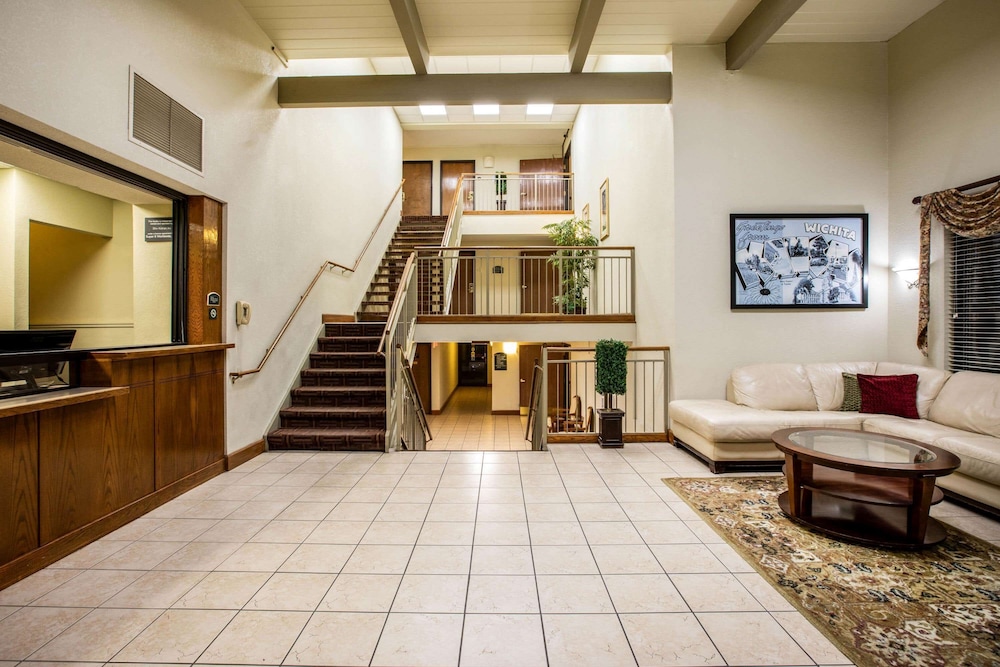 Spark by Hilton Wichita East 26/38