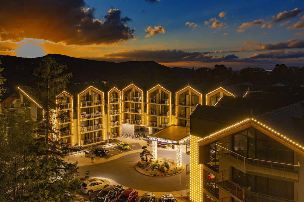 Green Mountain Hotel & Apartments 27/29