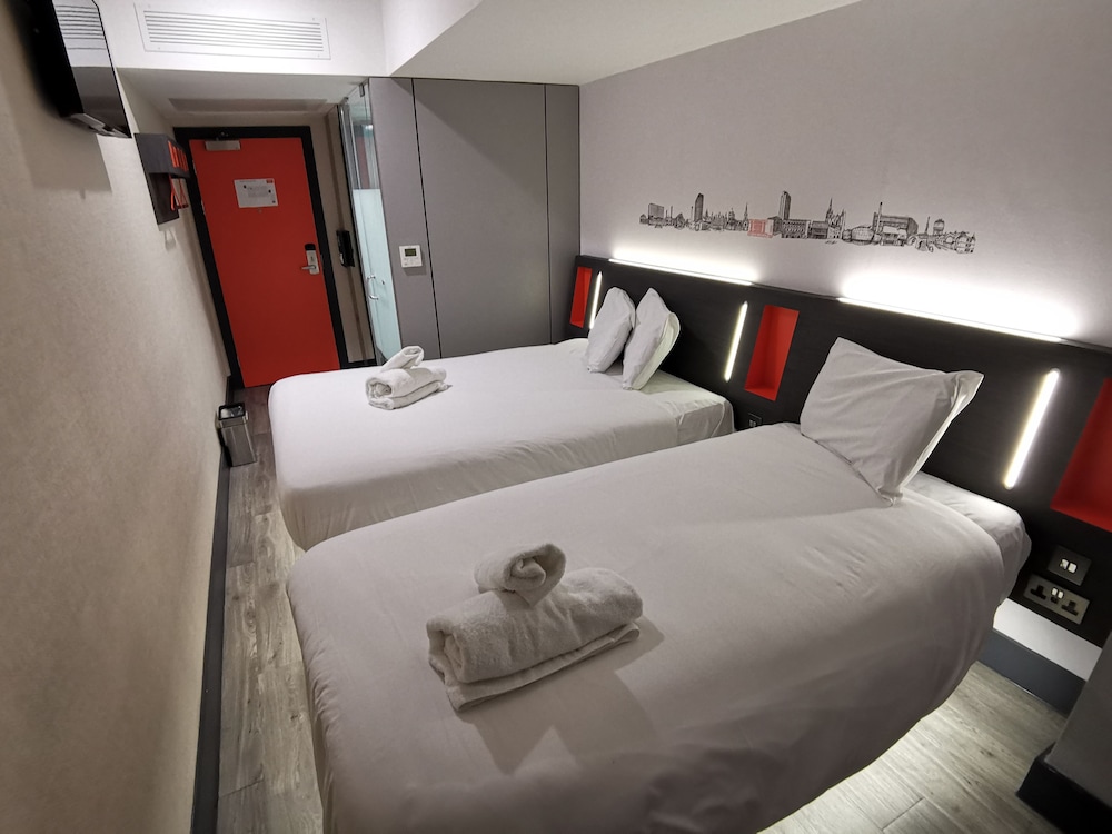 Family, 1 Double and 1 Single Bed, No Window